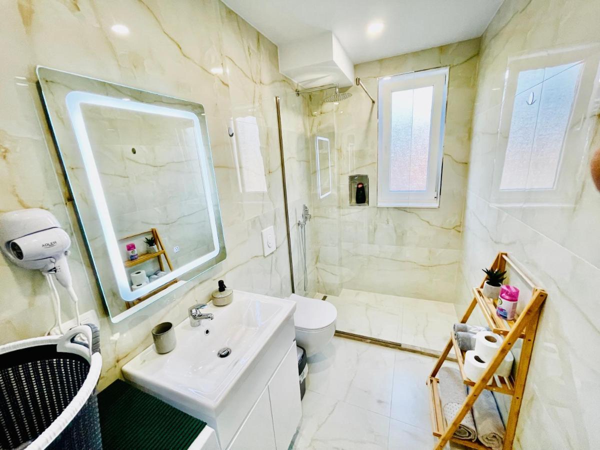 Central Apartment 2, Tiranë Luaran gambar
